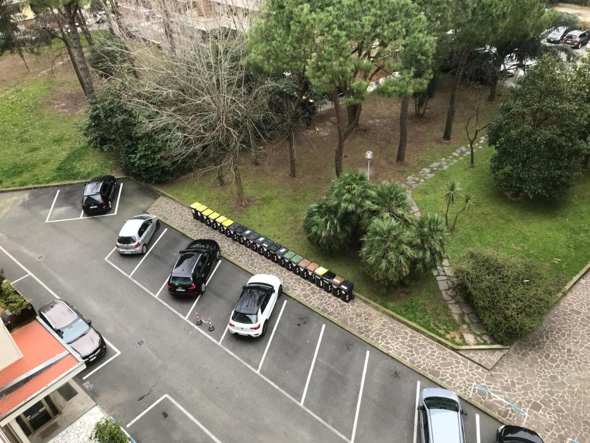 La Conchiglia A Marina Apartment Marina Di Carrara Luaran gambar