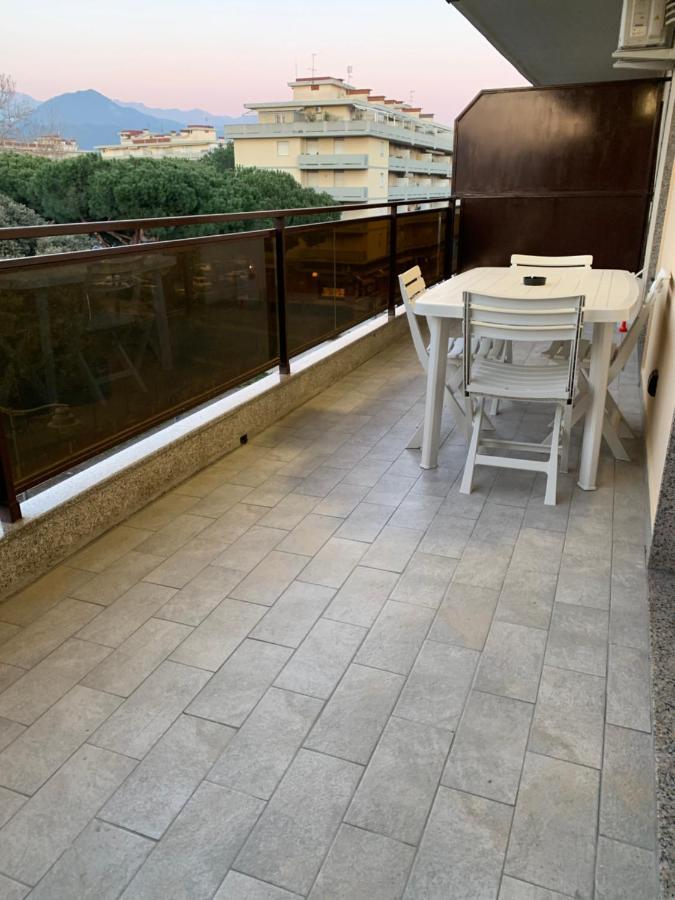 La Conchiglia A Marina Apartment Marina Di Carrara Luaran gambar