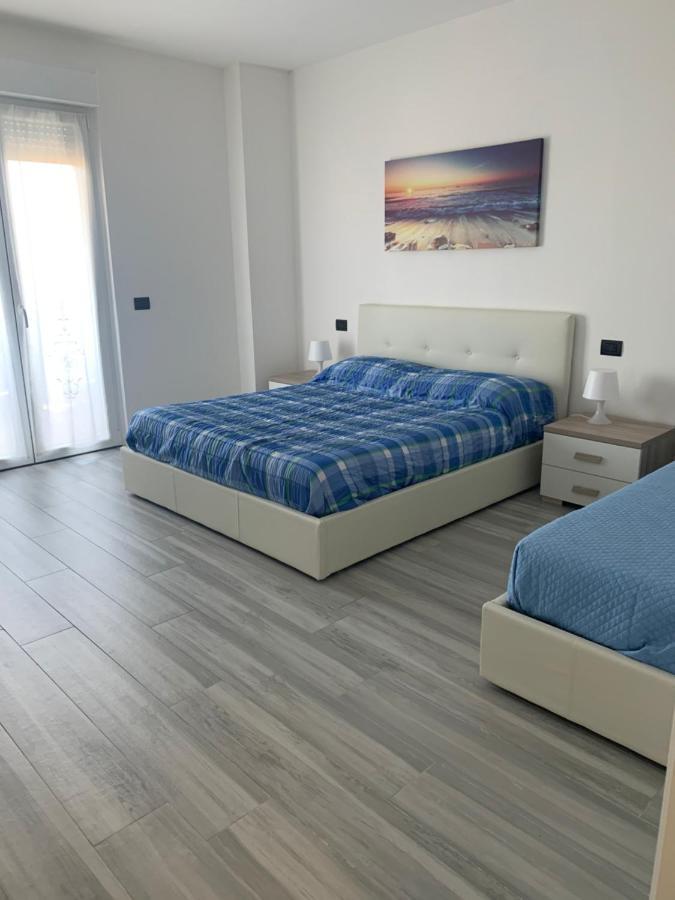 La Conchiglia A Marina Apartment Marina Di Carrara Luaran gambar