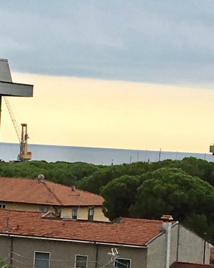 La Conchiglia A Marina Apartment Marina Di Carrara Luaran gambar